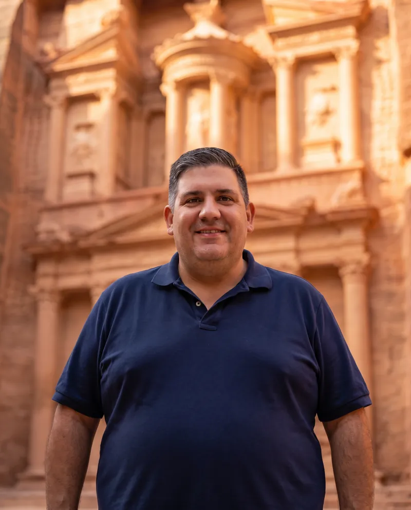 Carlos Madrigal, gerente general · especialista en todos los tours de Go Travel Transtour, acompaña los tours a Todos los tours