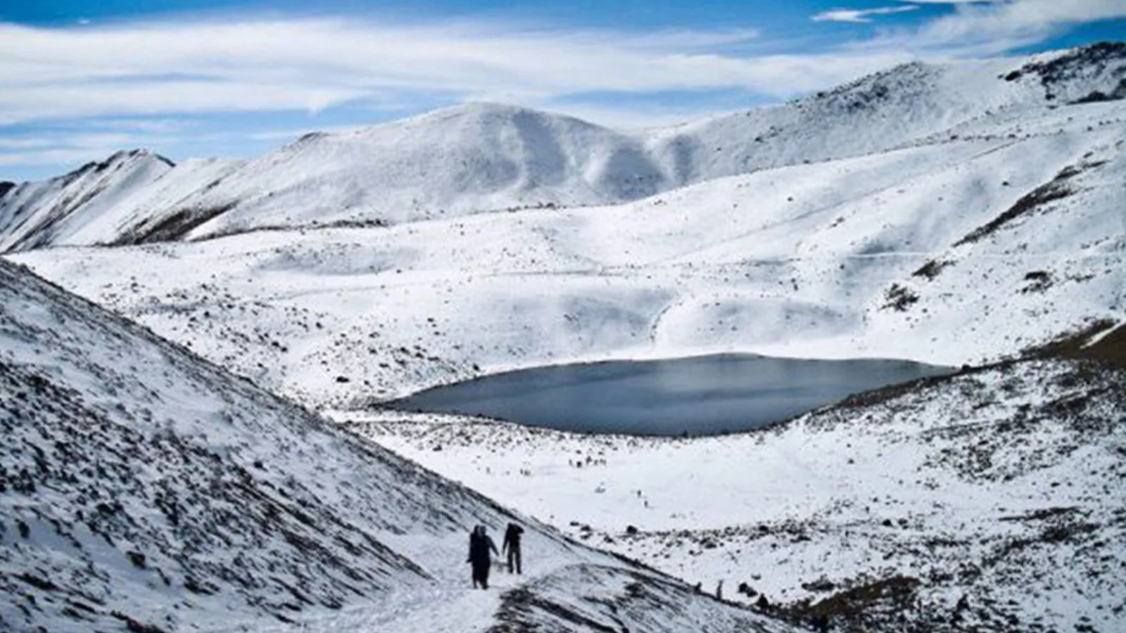 El Nevado de Toluca cubierto de nieve · Tour a México Nevado con Transtour